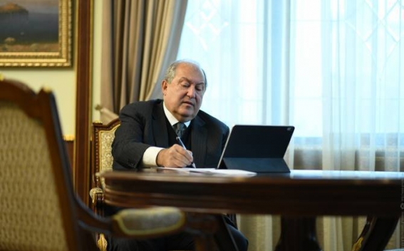 Президент подписал закон о бюджете Армении на 2022 год