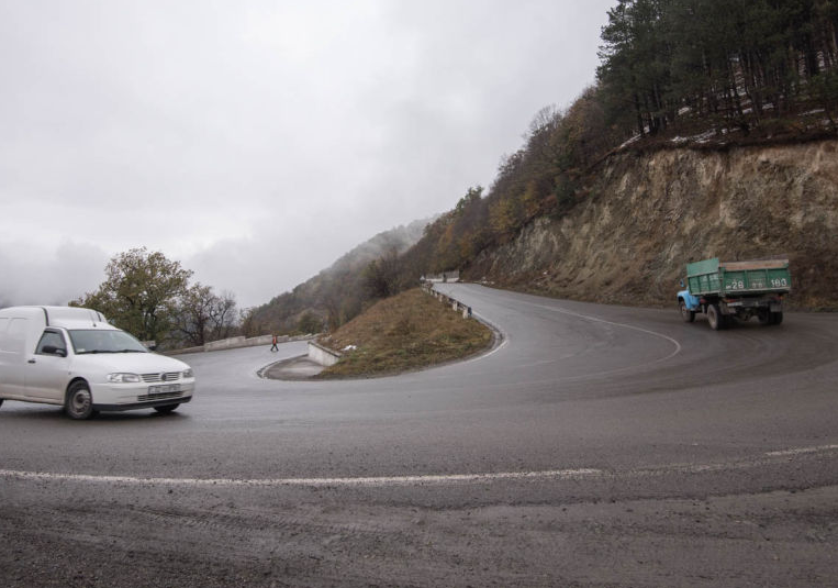 Дорога от Еревана до границы с Грузией будет отремонтирована  