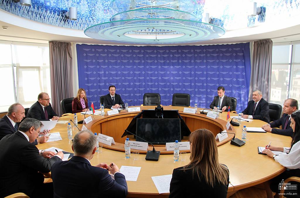 Մինսկում քննարկել են Հայաստանի և Բելառուսի միջև փոխգործակցության հիմնական հարցերը