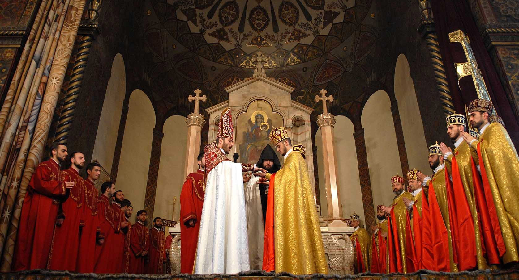 Фото: https://www.armenian-church.eu/clergy/