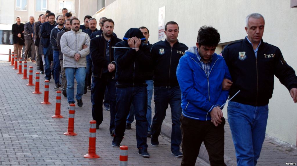 В турецкой армии продолжаются массовые аресты