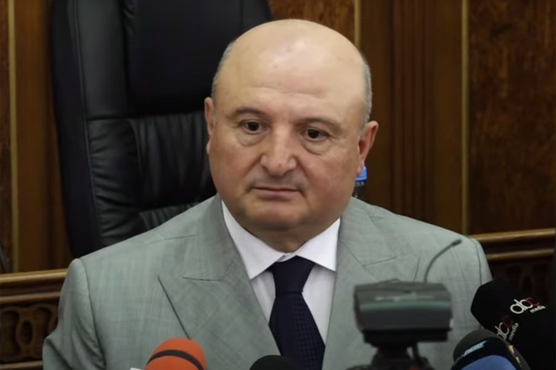 Заседание суда по мэру Гюмри завершено