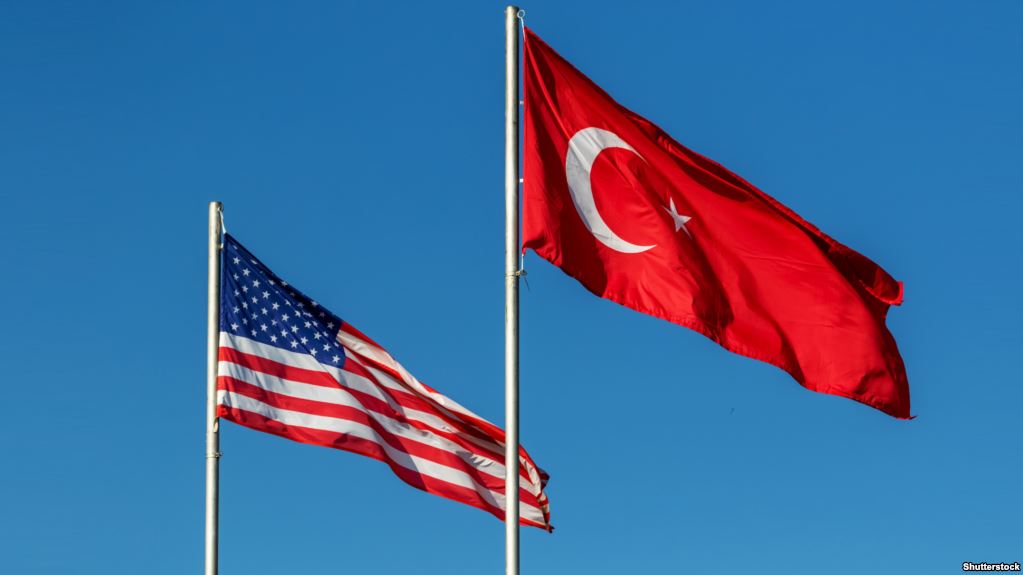США пытаются продолжать поддерживать сирийских курдов и одновременно не потерять Турцию 