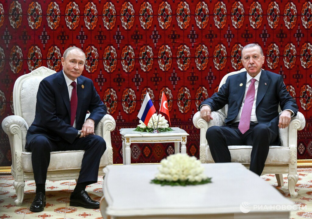  Путин и Эрдоган провели встречу в Ашхабаде 