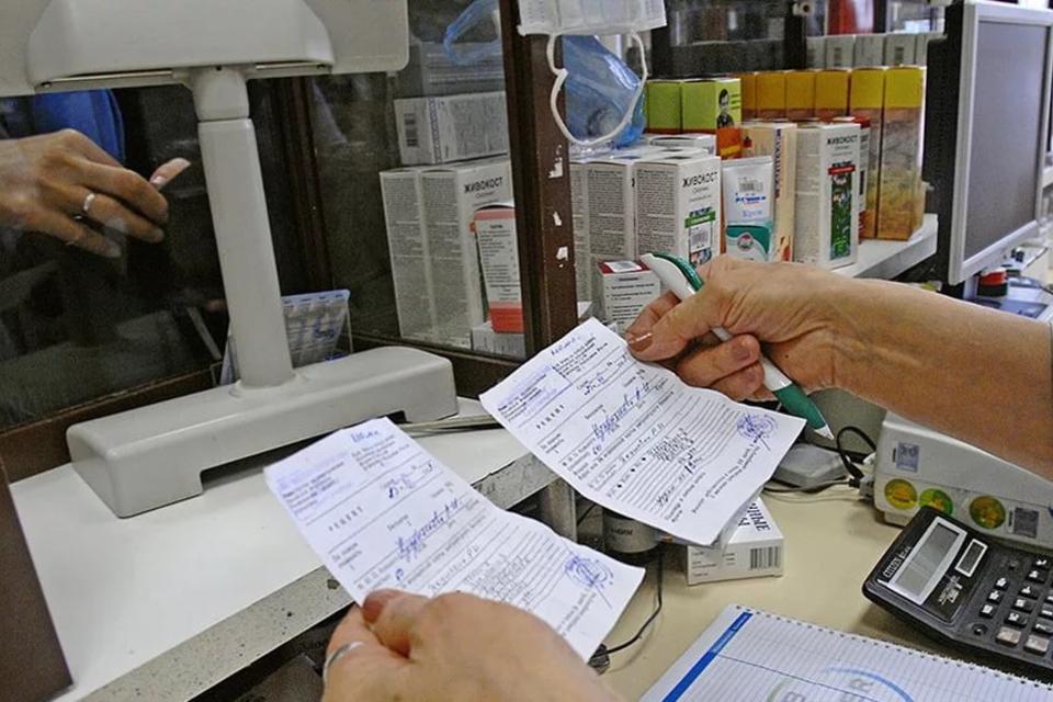 Правительство Армении может временно приостановить решение о продаже лекарств по рецепту