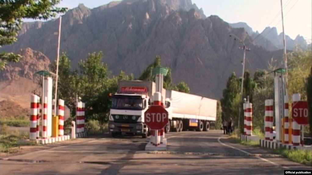 Дорога Армения-Иран  на участке Каджаран-Мегри временно закрывается для большегрузов