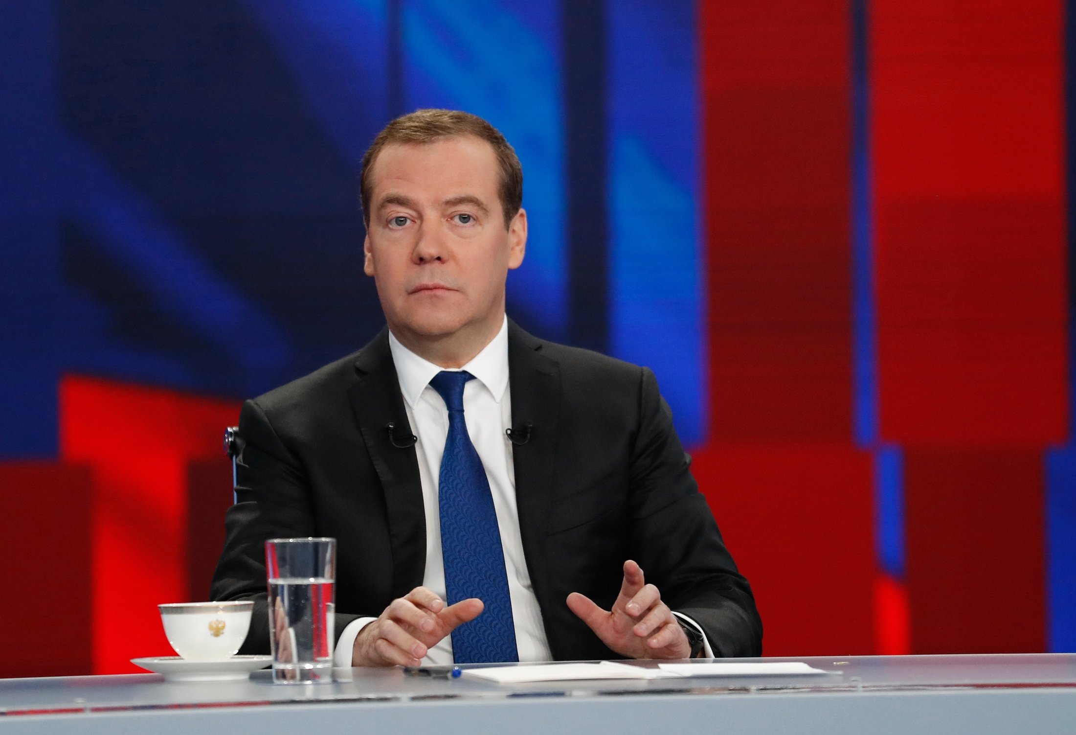 Армяно-азербайджанский конфликт не должен создавать поводов для насилия - Медведев