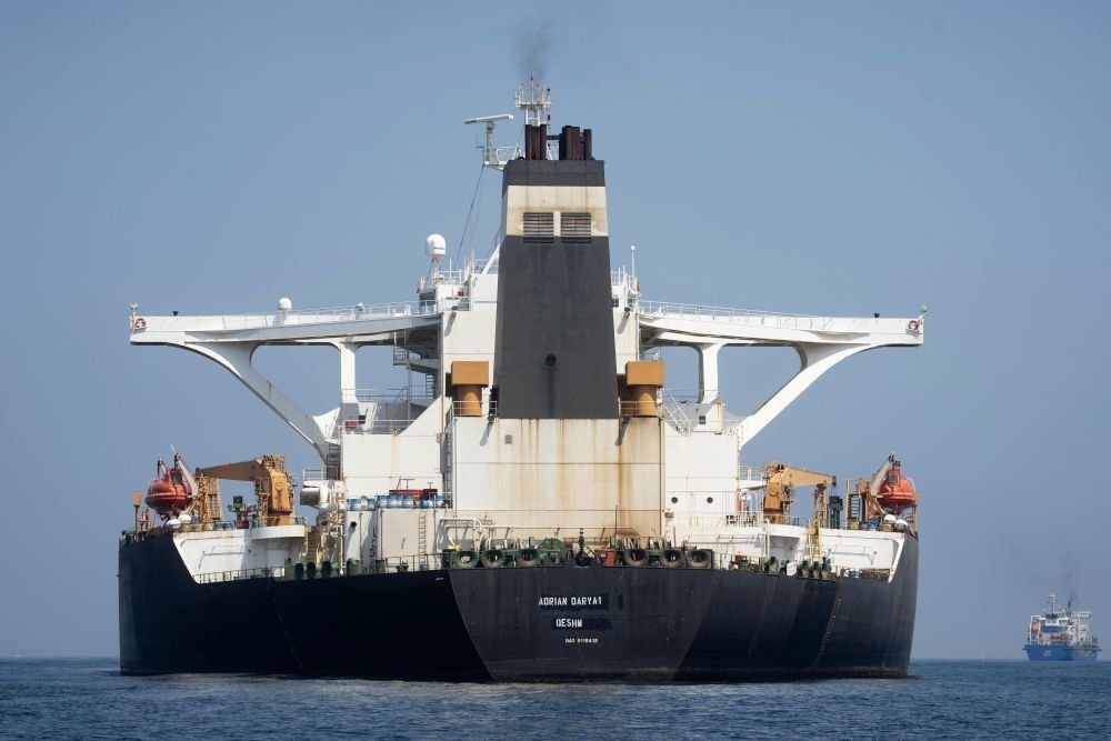 Задержанный в Гибралтаре иранский танкер разгрузится в Турции - СМИ