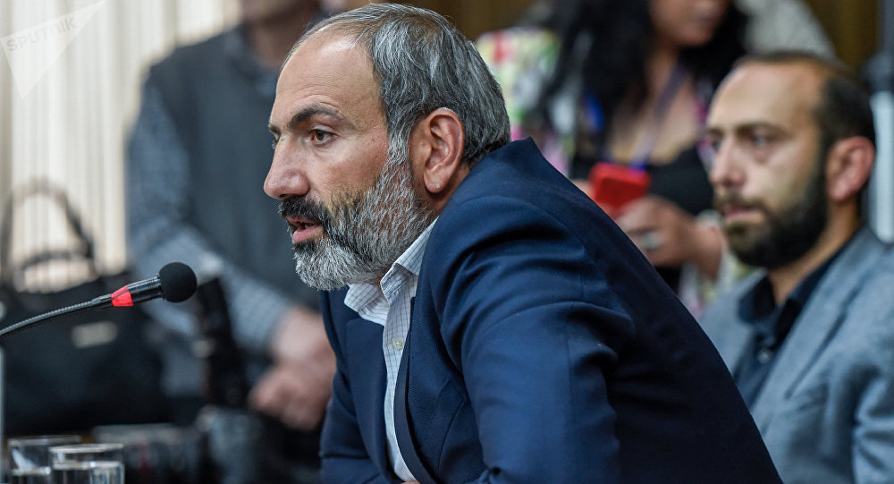 Никол Пашинян подал в отставку с поста главы правительства Армении