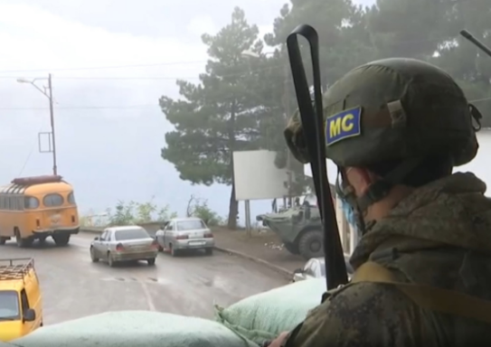 Российские военные контролируют безопасность Лачинского коридора