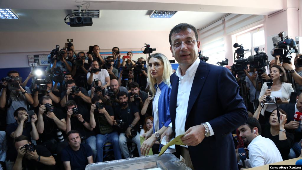 Эксперт: Победа оппозиции на повторных выборах мэра Стамбула не ослабит позиции Эрдогана
