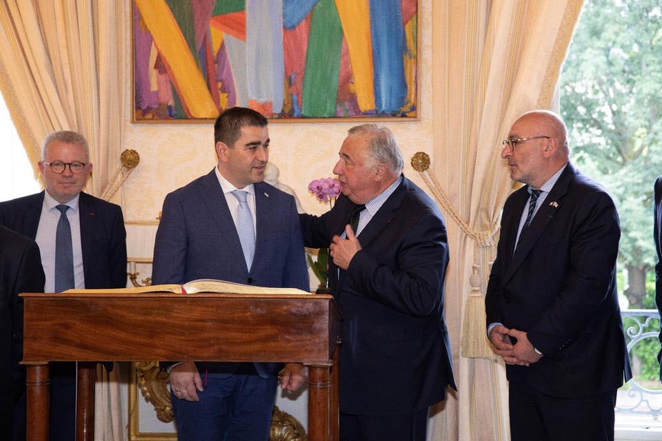 Спикер парламента Грузии и председатель Сената Франции обсудили вопросы сотрудничества