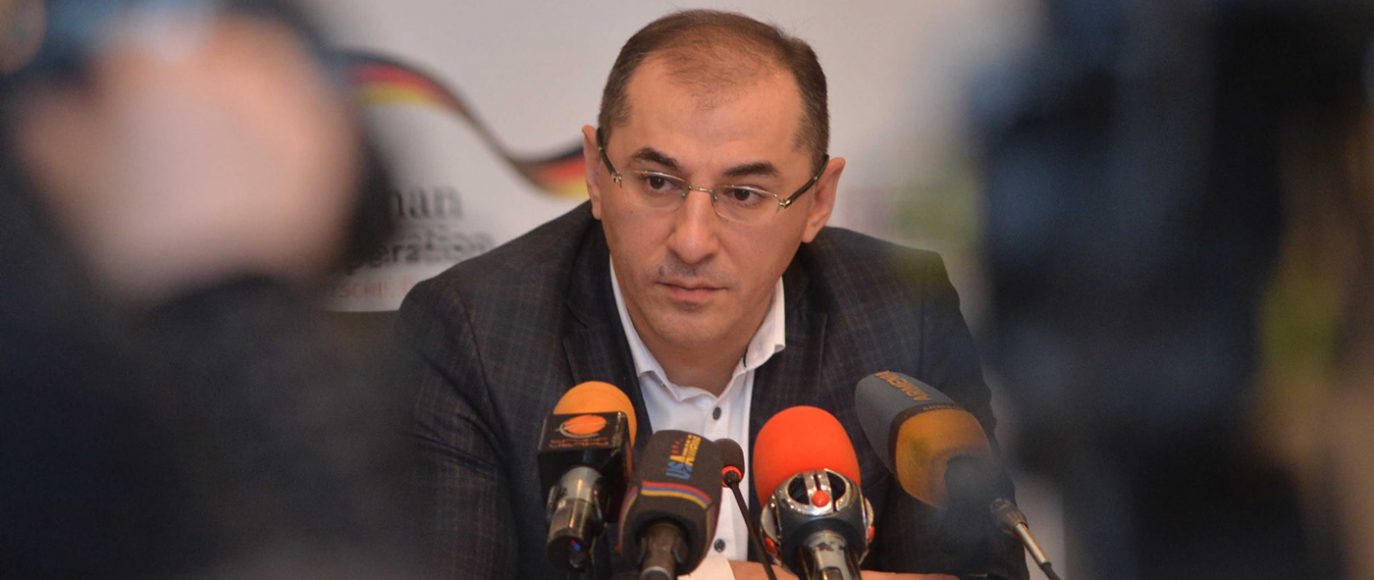 министр финансов Армении Вардан Арамян
