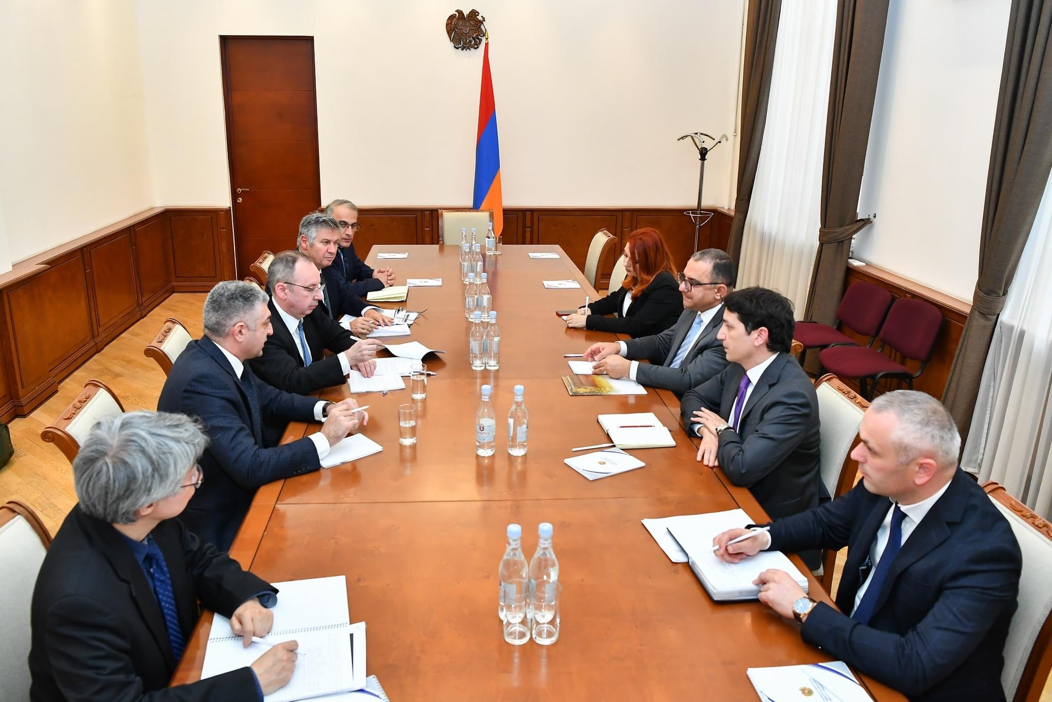 Министр финансов Армении обсудил сотрудничество с Азиатским банком развития