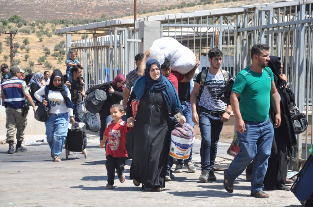 В Сирию за сутки вернулись более 700 беженцев