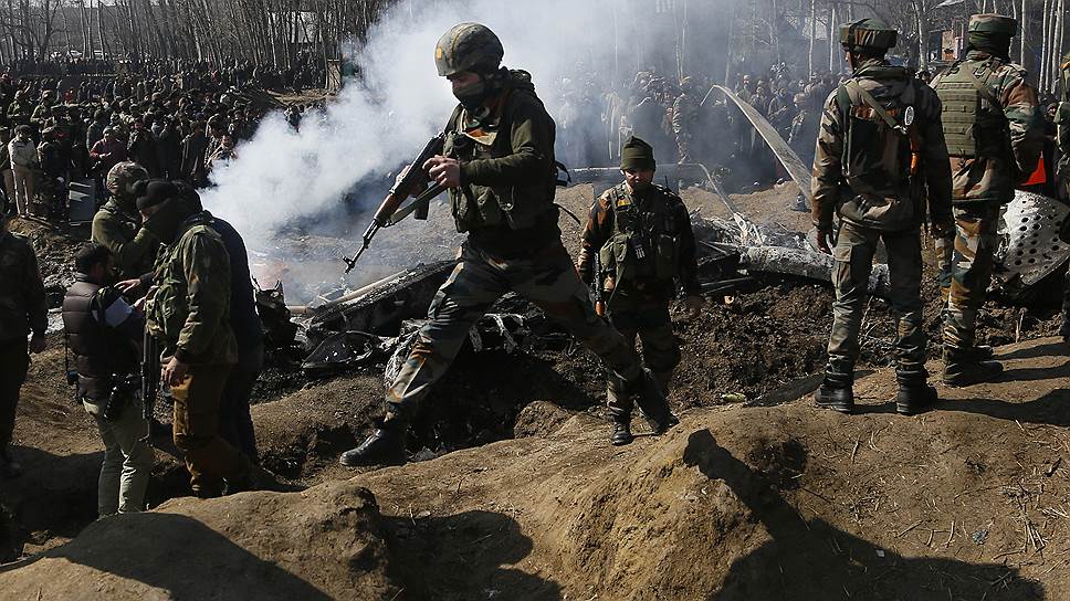 Индия и Пакистан обстреляли позиции друг друга в Кашмире
