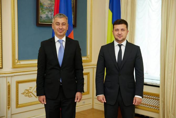 Посол Армении на Украине принял участие во встрече с президентом Зеленским