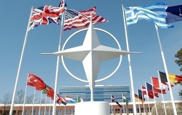Замгенсека НАТО: Мы выступаем за мирное урегулирование карабахского конфликта 
