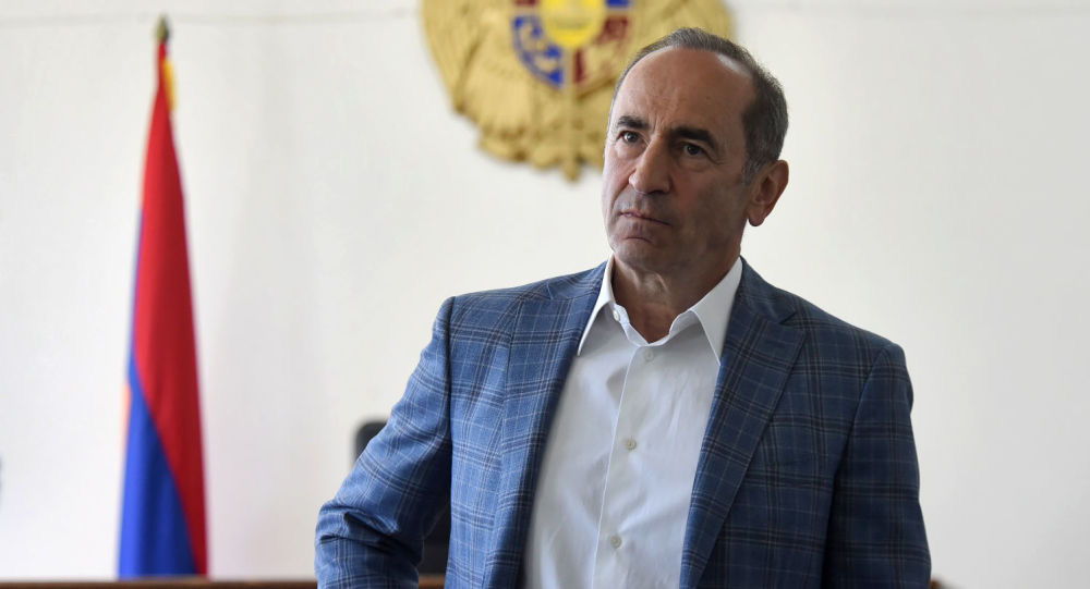 Кочарян призвал глав органов местного самоуправления не уступать давлению властей