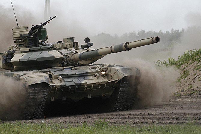 Азербайджанские танки попали в 