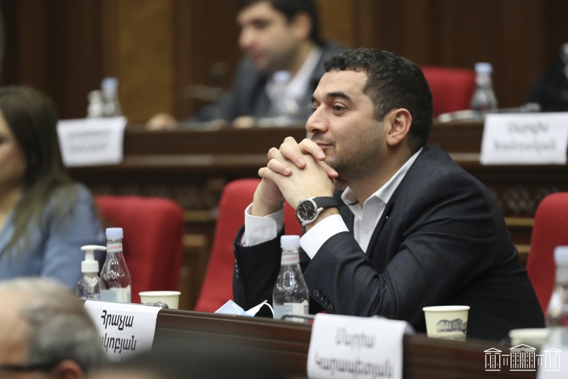 Грачья Акопян объяснил, почему не будет баллотироваться по списку правящей партии