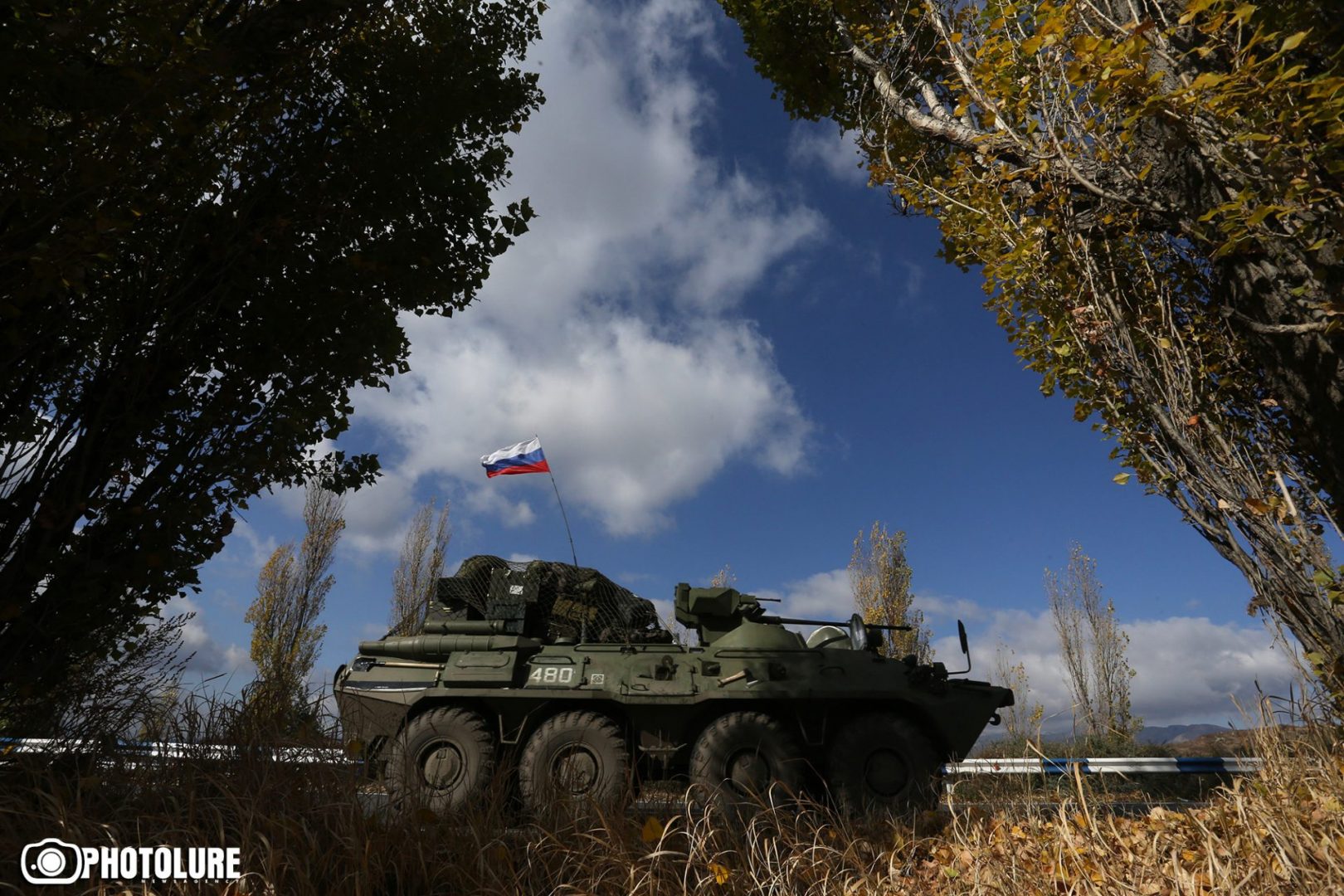 Министр обороны Карабаха принял командующего российским миротворческим контингентом