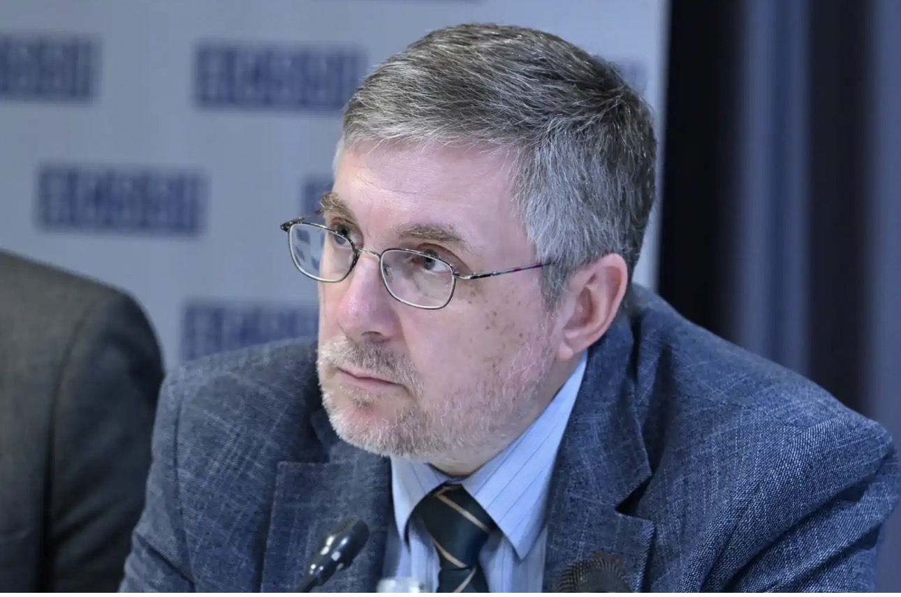 Эксперт: народ Армении ставят перед выбором «поменьше Армении и побольше Пашиняна»