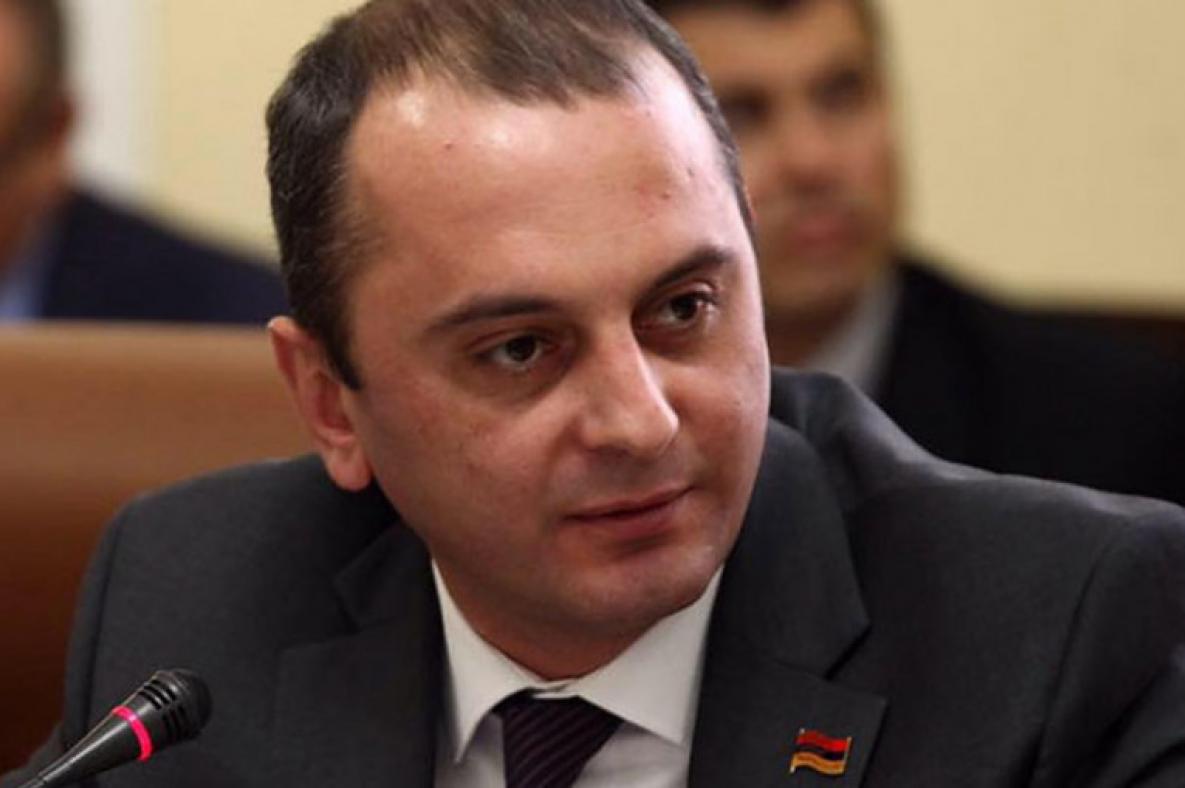 Еще у двух депутатов НС Армении подтвердился коронавирус 