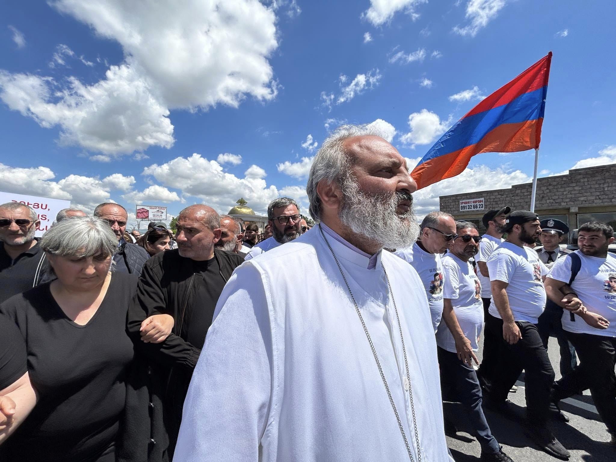 Բագրատ Սրբազանի նամակը կալանավայրից․ «Ահաբեկիչն «ահաբեկիչ» է փնտրում
