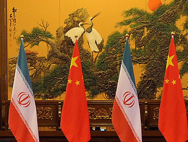 Китай продолжит сотрудничать с Ираном, несмотря на санкции США