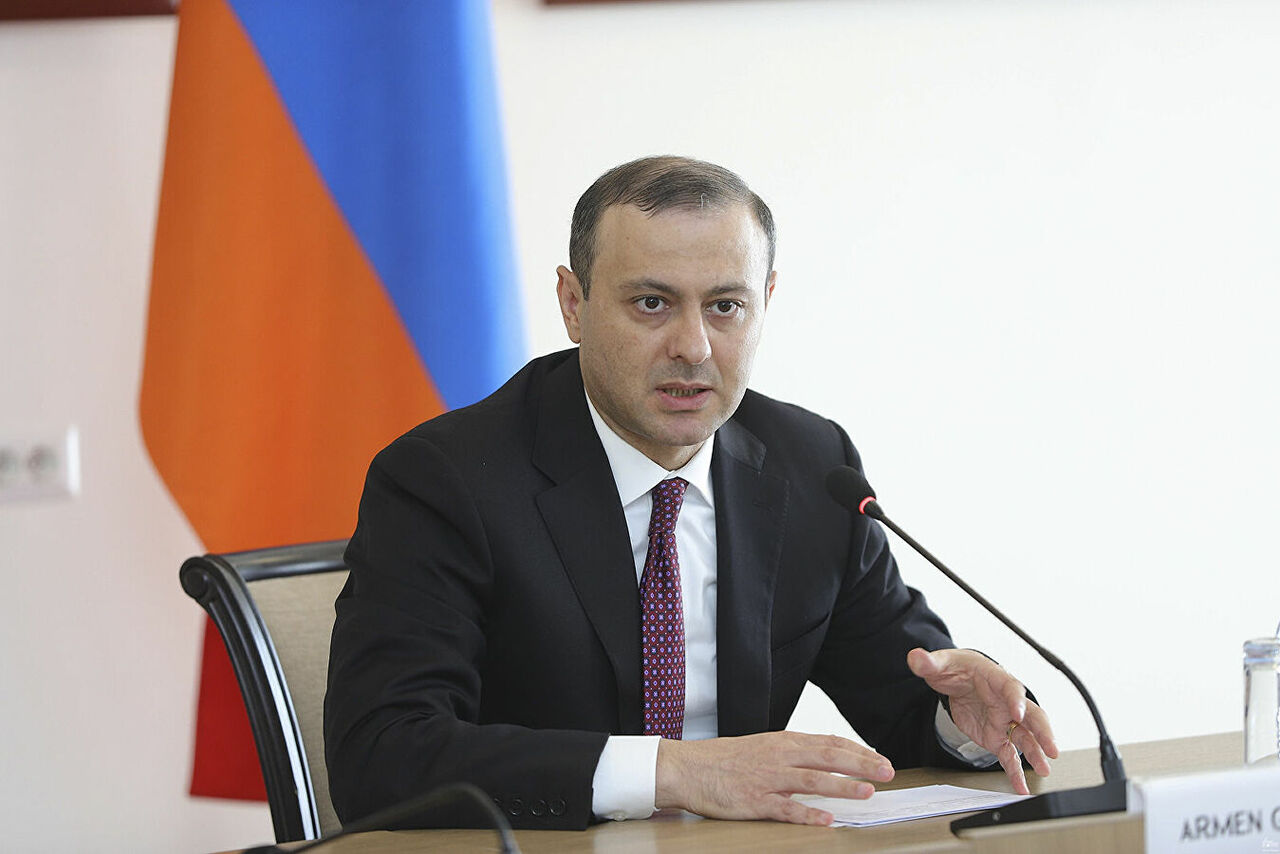 Азербайджан готовится к крупной эскалации — секретарь Совбеза Армении