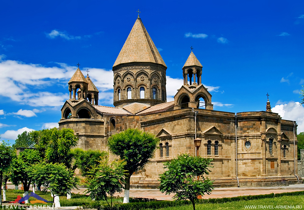 Մայր Աթոռը դատապարտում է Սամվել Կարապետյանի նկատմամբ հարձակումները