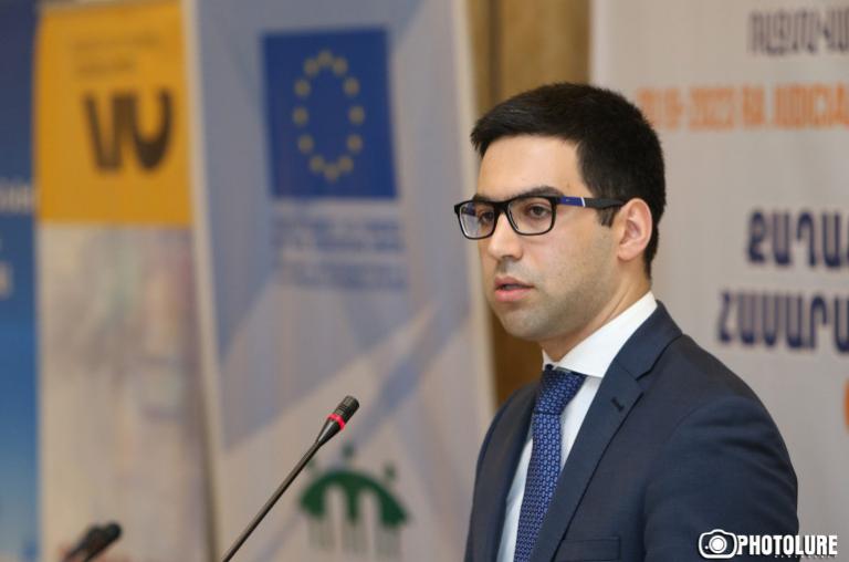 Ռուստամ Բադասյանը ՍԴ-ի շուրջ ճգնաժամի հարցով դիմել է Վենետիկի հանձնաժողովին
