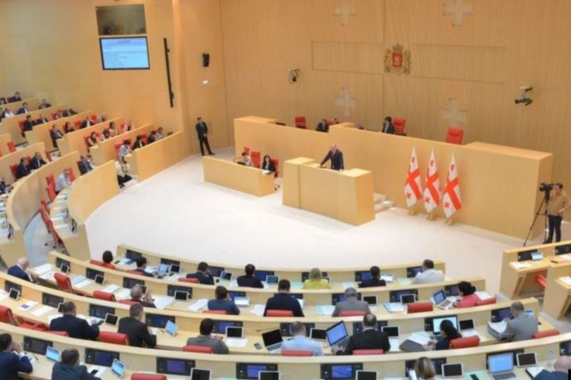 Парламент Грузии окончательно утвердил конституционные изменения по выборам 2020 года