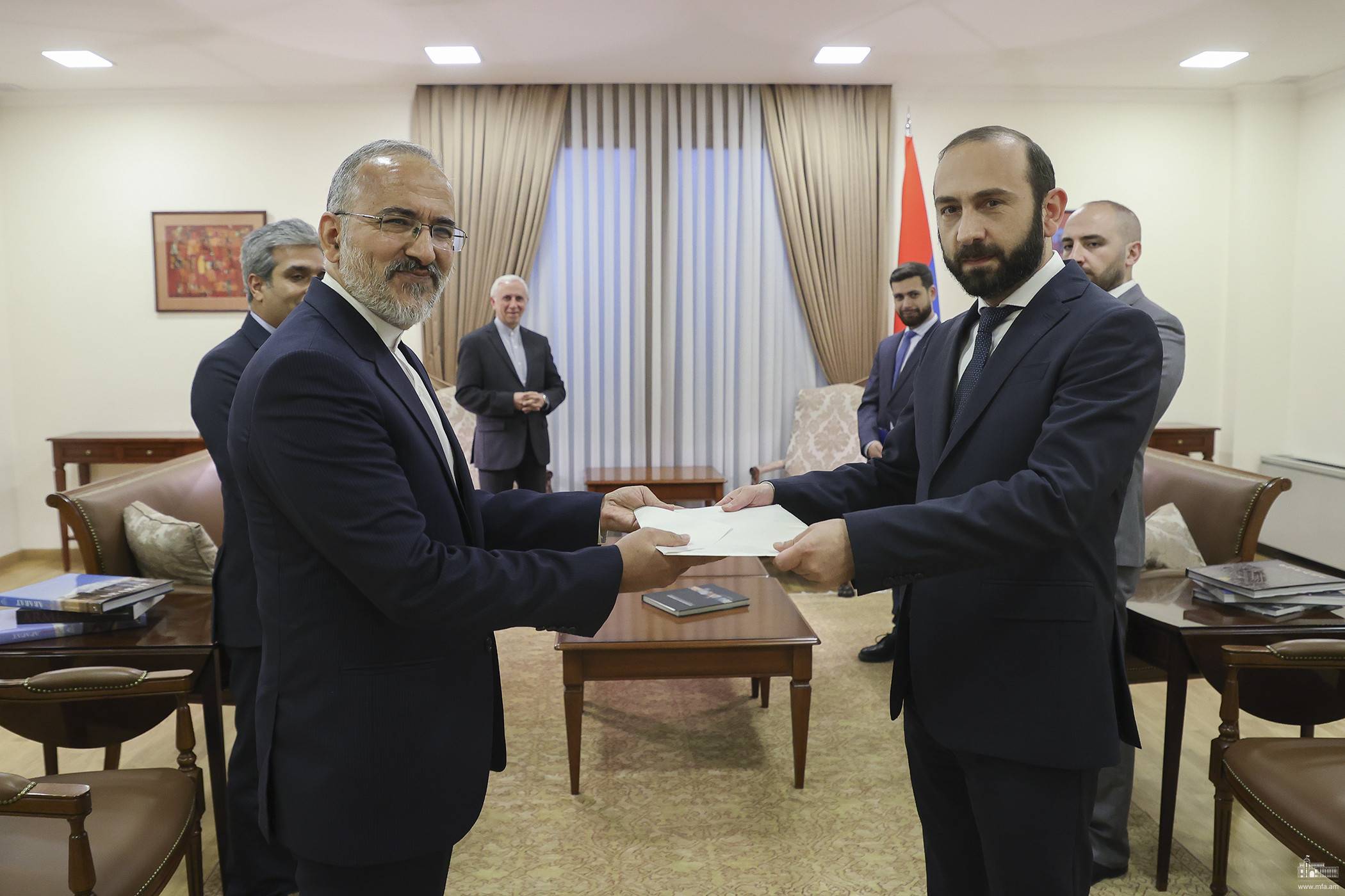 Глава МИД Армении принял новоназначенного Генконсула Ирана в Сюнике
