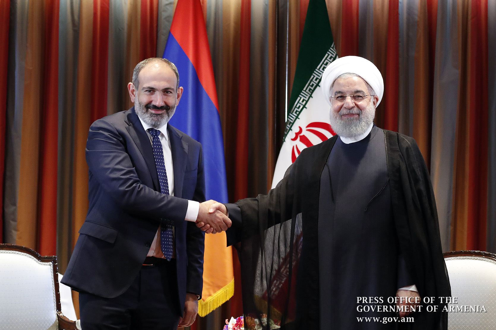 Никол Пашинян пригласил президента Ирана Хасана Роухани в Армению