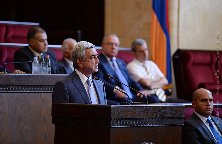 Մամուլի տեսություն. Սերժ Սարգսյանը կոշտ հակադարձել է ՀՀԿ խորհրդի նիստում հնչած հարցերին 