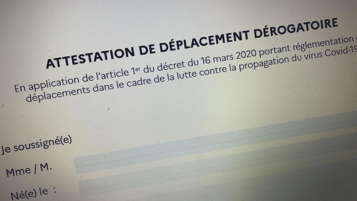 Во Франции ввели формуляр для выхода из дома из-за коронавируса