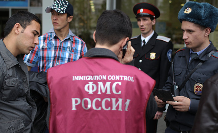 Более 70% россиян за ограничение притока трудовых мигрантов - соцопрос 