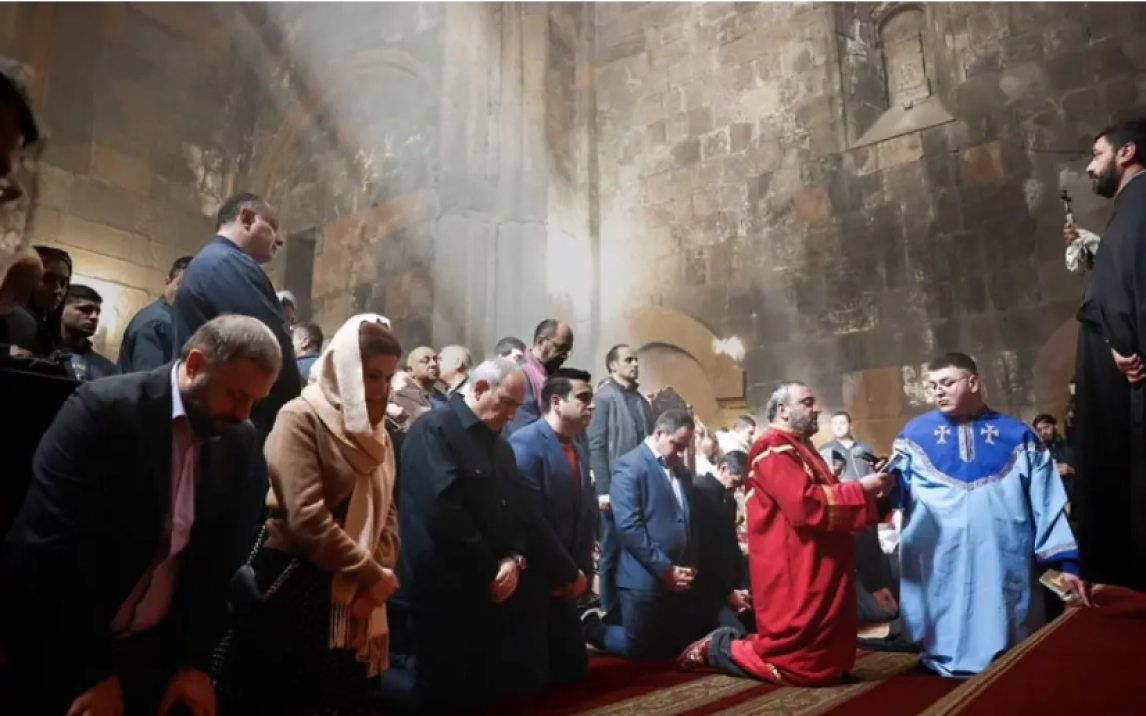 Государственный аппарат бунтует