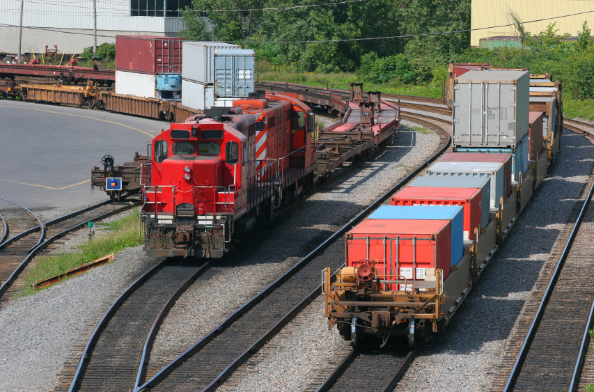Казахстан намерен увеличить транзит грузов через Азербайджан