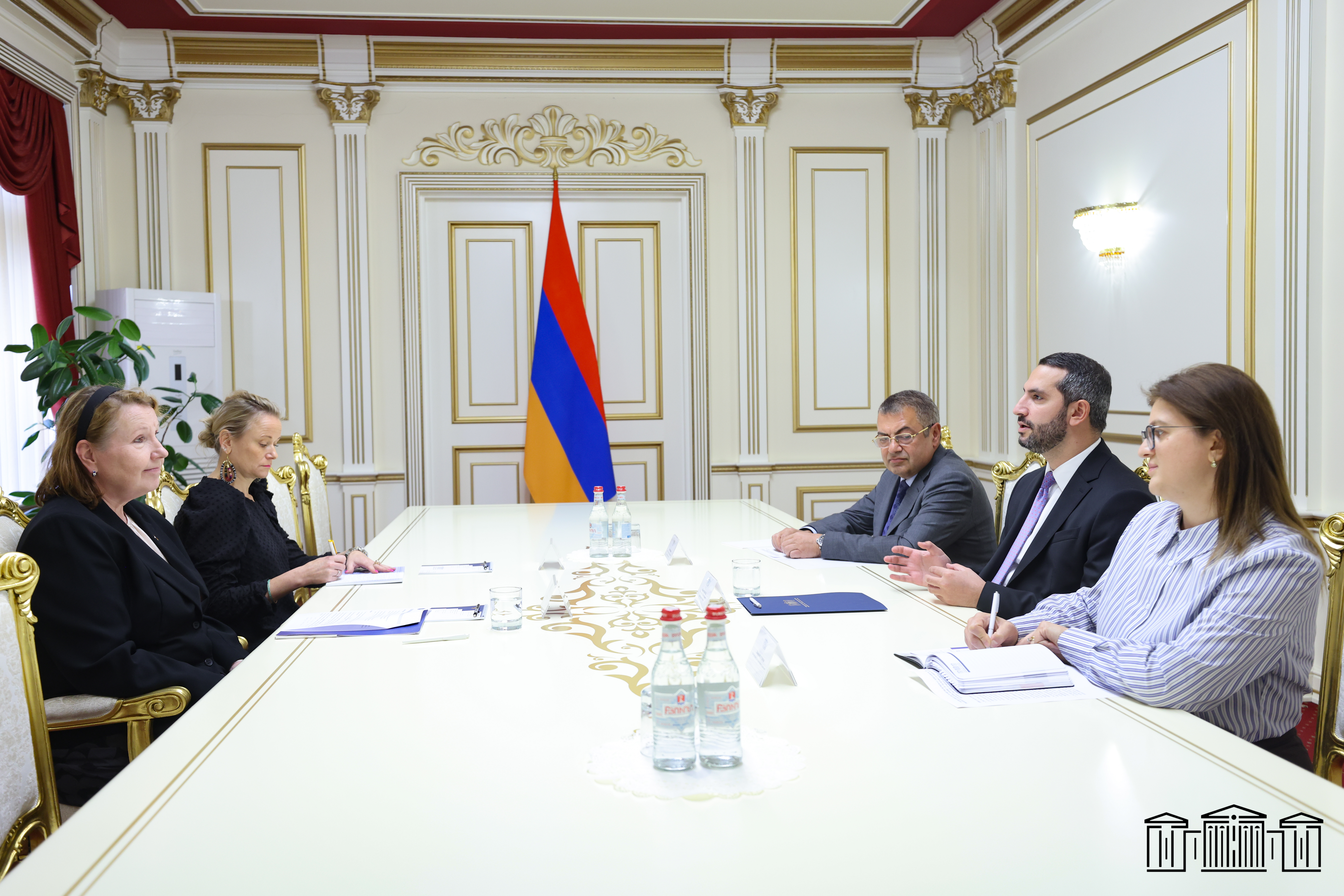 Рубен Рубинян принял главу Миссии наблюдателей ЕС в Армении 
