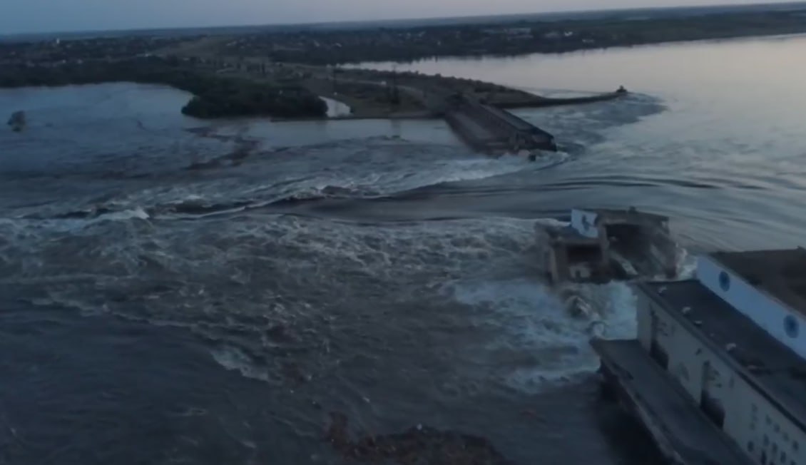Каховская ГЭС полностью ушла под воду