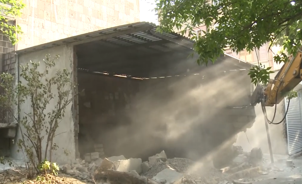 Мэрия Еревана продолжает демонтаж незаконных построек (ВИДЕО)