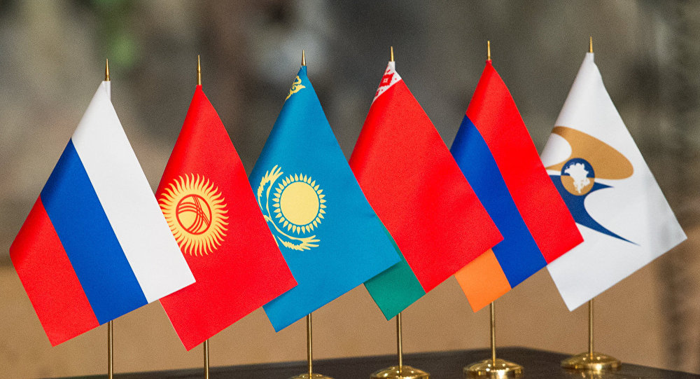 Казахстан предоставит Кыргызстану $100 млн для вступления в ЕАЭС