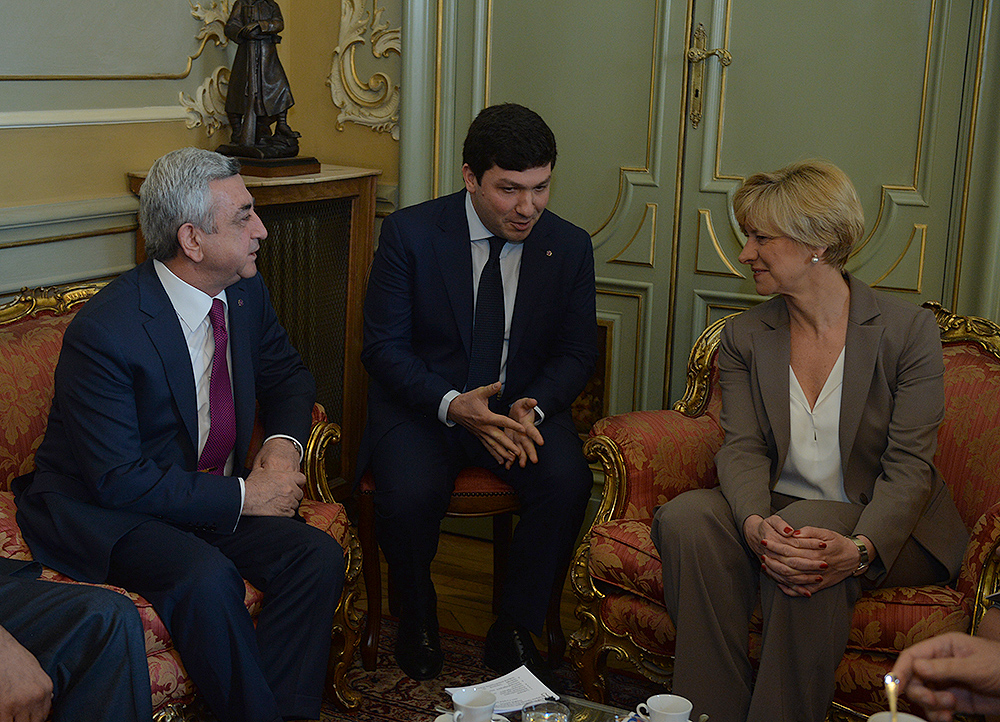 Президент Армении обсудил военное сотрудничество с министром обороны Италии