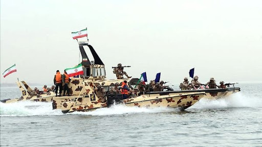 Пентагон: катера Ирана осуществили «опасные и провокационные» манёвры у кораблей ВМС США 