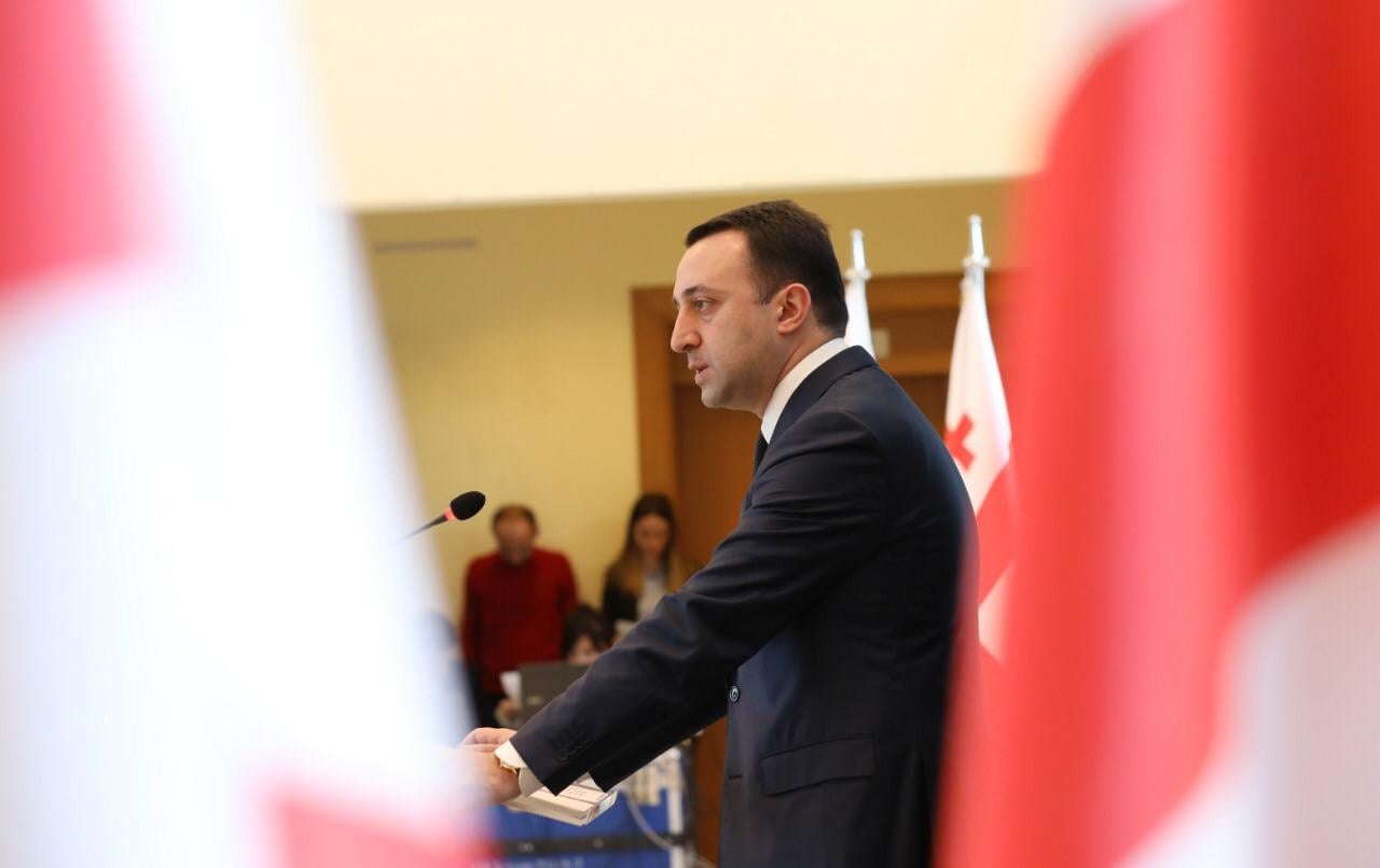 Премьер Грузии надеется поспособствовать урегулированию отношений Баку и Еревана