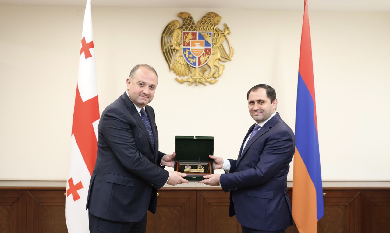 Главы МО Армении и Грузии подписали план сотрудничества на 2024 год
