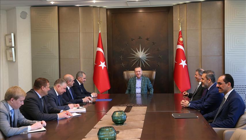 Эрдоган встретился в Стамбуле с Шойгу: от событий в Сирии до нового военного контракта